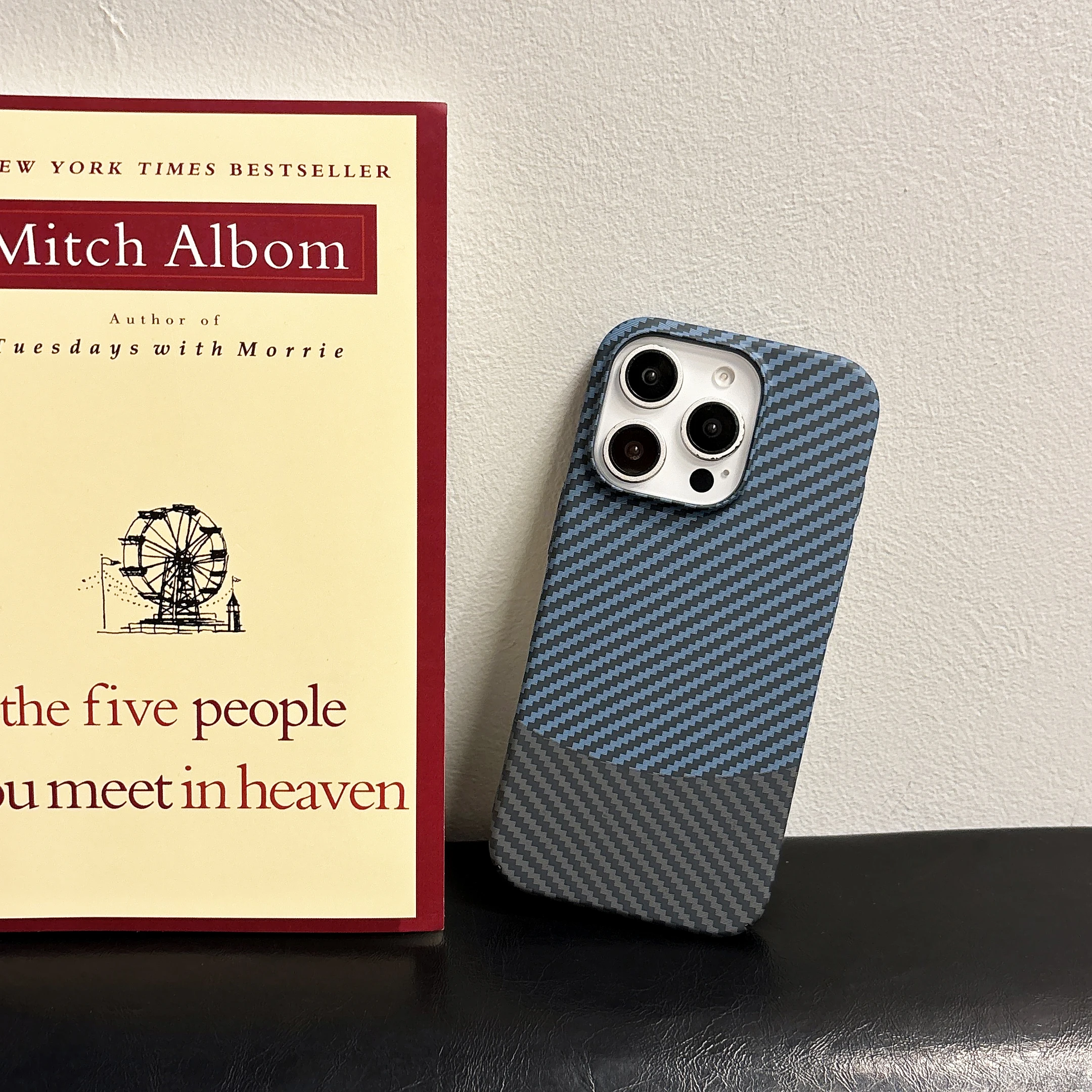 Sleek Carbon Fiber Texture Matte Shockproof Bumper Case - Slim Hard Back Cover