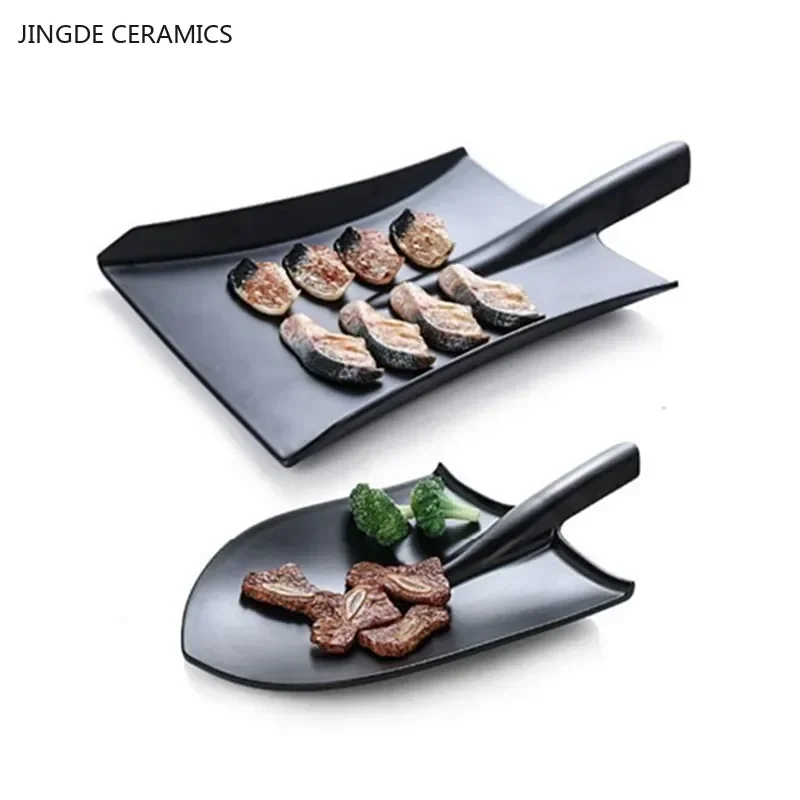 Black Creative Melamine Plate Shovel model Barbecue plates Restaurant barbecue salad dinner plates Household plastic tableware plastic serving tray