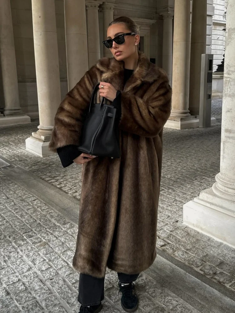 Fashion Warm Fluffy Faux Fur Coats For Women Elegant Thicken Lapel Long Sleeve Short Jackets New Vintage High Street Coat 2024 2