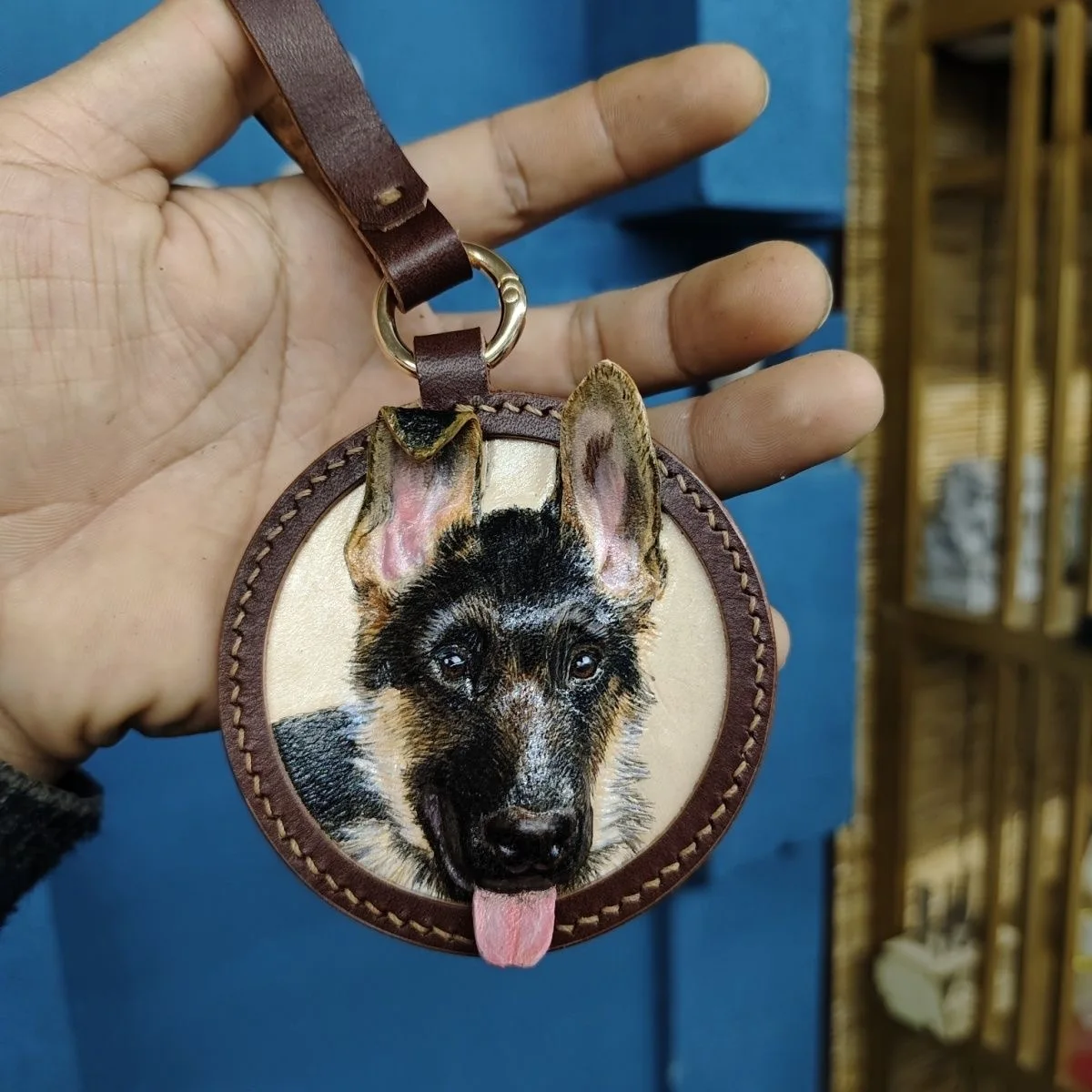 Pure cowhide pet pendant photo dog and cat souvenirs 8cm