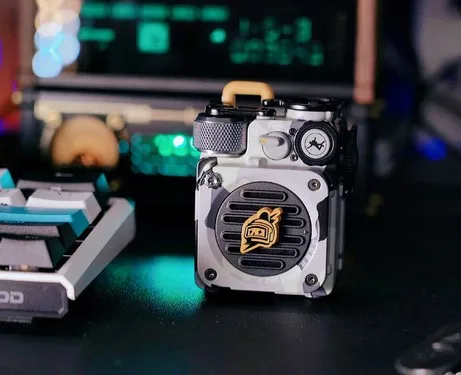 Mao King Born To Be Wild Game For Peace Elite Wireless Bluetooth Speaker Radio Outdoor Camouflage Metal Ai Smart Mini Speaker