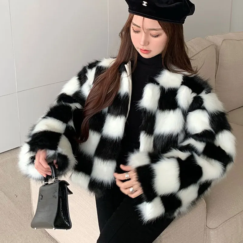 

Autumn Faux Fox Fur Chic Woman Winter Furry Cardigan Fleece Tops Checkerboard Bomber Jacket Black White Plaids Coat Flocking