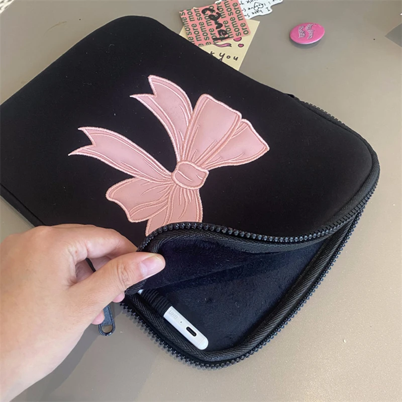 Chic and Stylish Tablet and Laptop Sleeve Bag