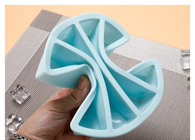 Giant Silicone Ice Cube Tray Mold - Product Image 16