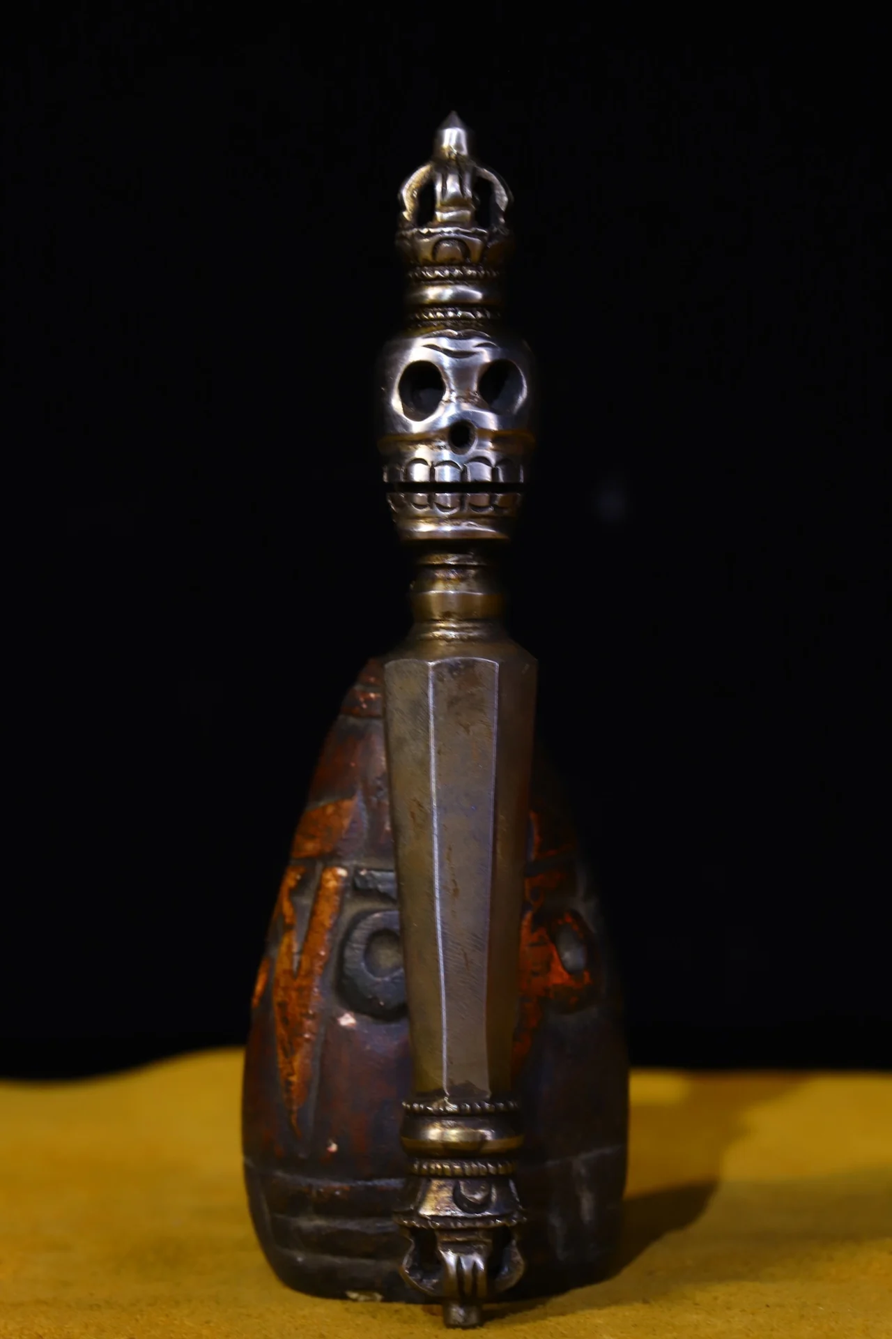 

6"Tibetan Temple Collection Old Tiantie Cinnabar Skull Head Dorje Vajra Phurpa Amulet Pendant Town house Exorcism