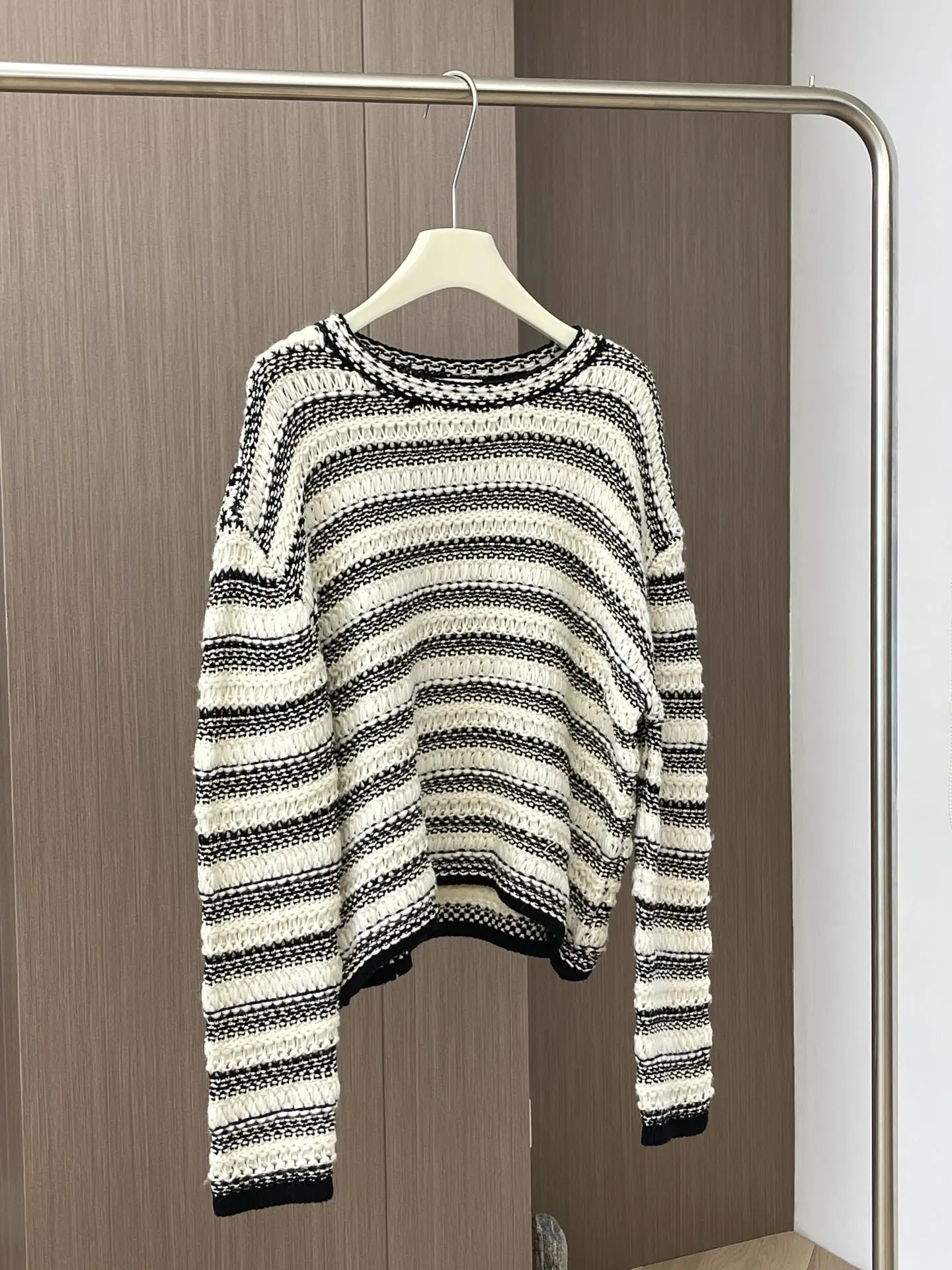 

2023 New Women's Clothing Floral wide striped crew neck sweater 25
