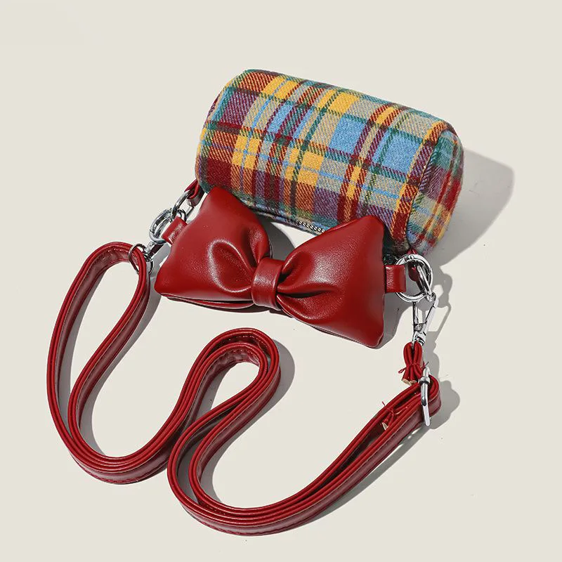 Red bow crossbody bag, women's new fashionable small shoulder bag, unique design can be used as a Christmas gift