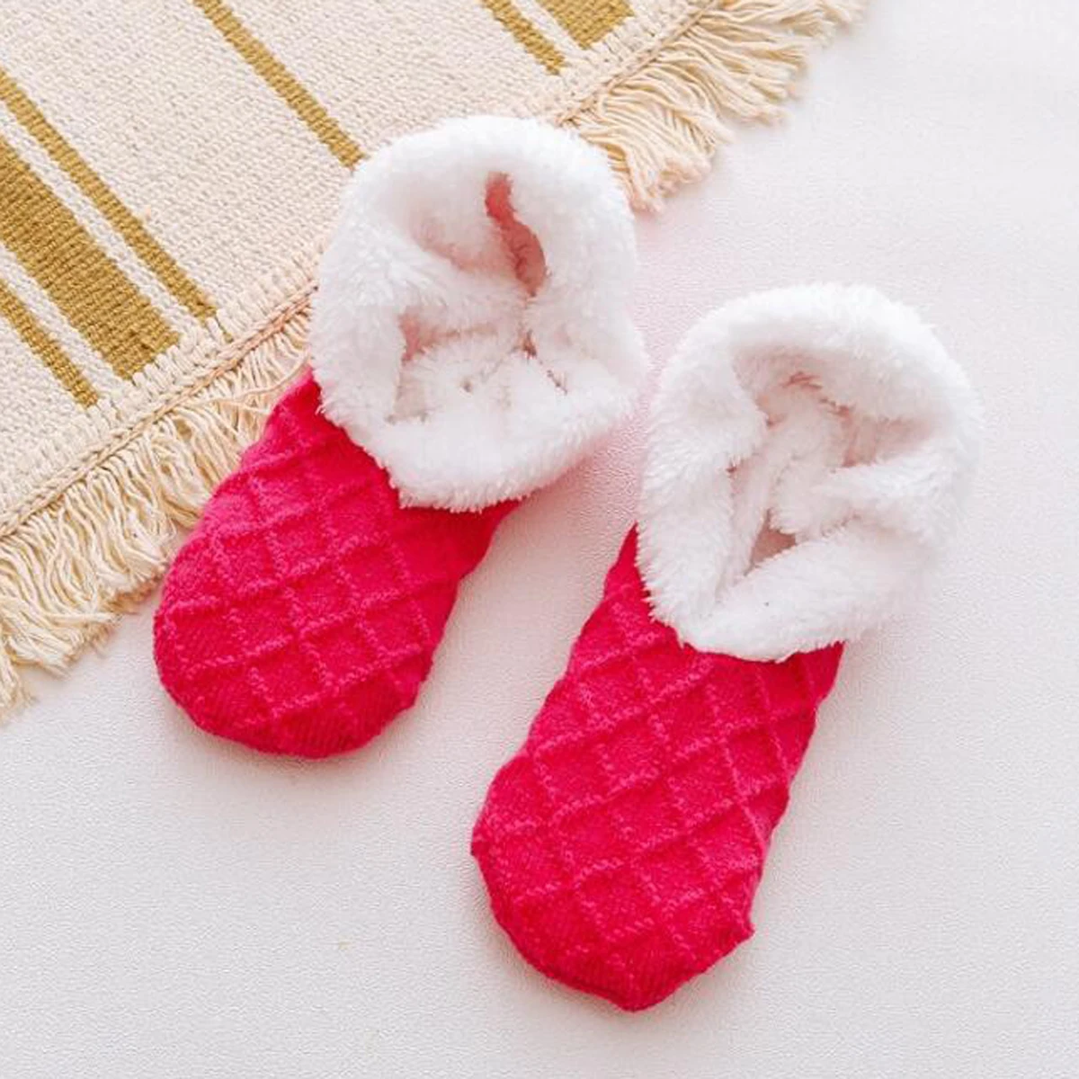 Kadın Sıcak Düz Renk Kat Çorap Kaymaz Peluş Örme Mercan Polar Çorap No Show Çorap ev terliği Çorap