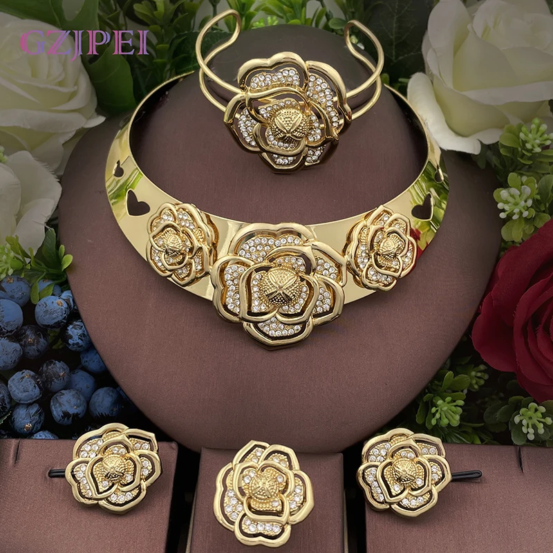 

Ювелирные наборы из колье, серёг, кольца и браслета