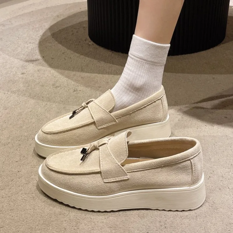 Summer Walk Women Loafers Moccasines Suede Shoes Spring Autumn Fashion CausaleLeather Metal Pendant Flat Shoes Lazy SlipOn Mules 3