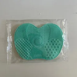 Apple Shaped Silicone Makeup Brush Cleaning Mat - Efficient, Portable & Reusable with Suction Cup (1Pc Green)