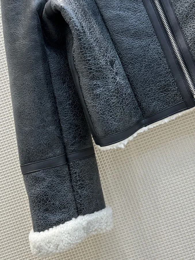 Рисунок 4 - Куртка из овечьей шерсти с отложным воротником