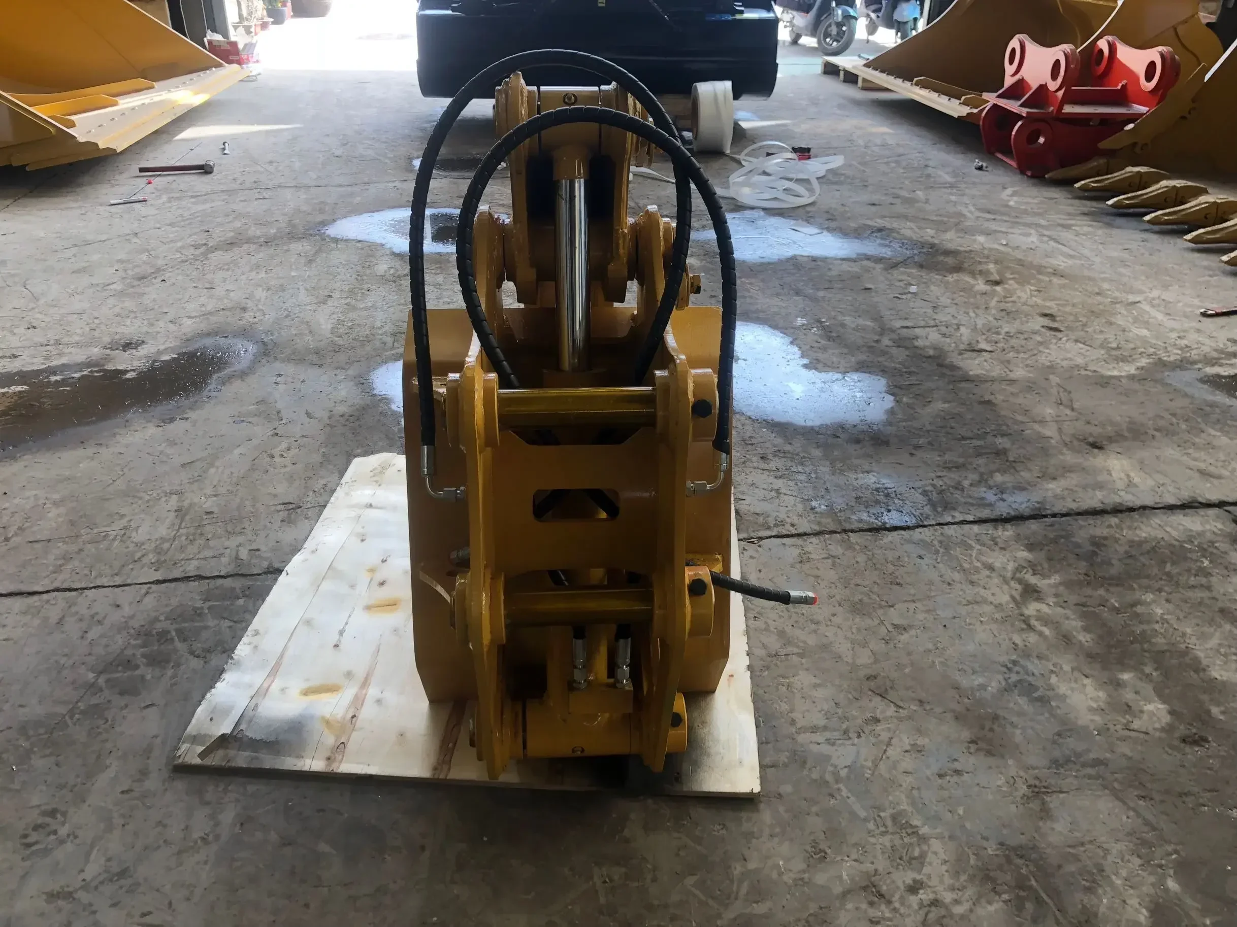Products5Ton Excavator Thumb Bucket Grab Bucket Pollice Benna Per Escavatore