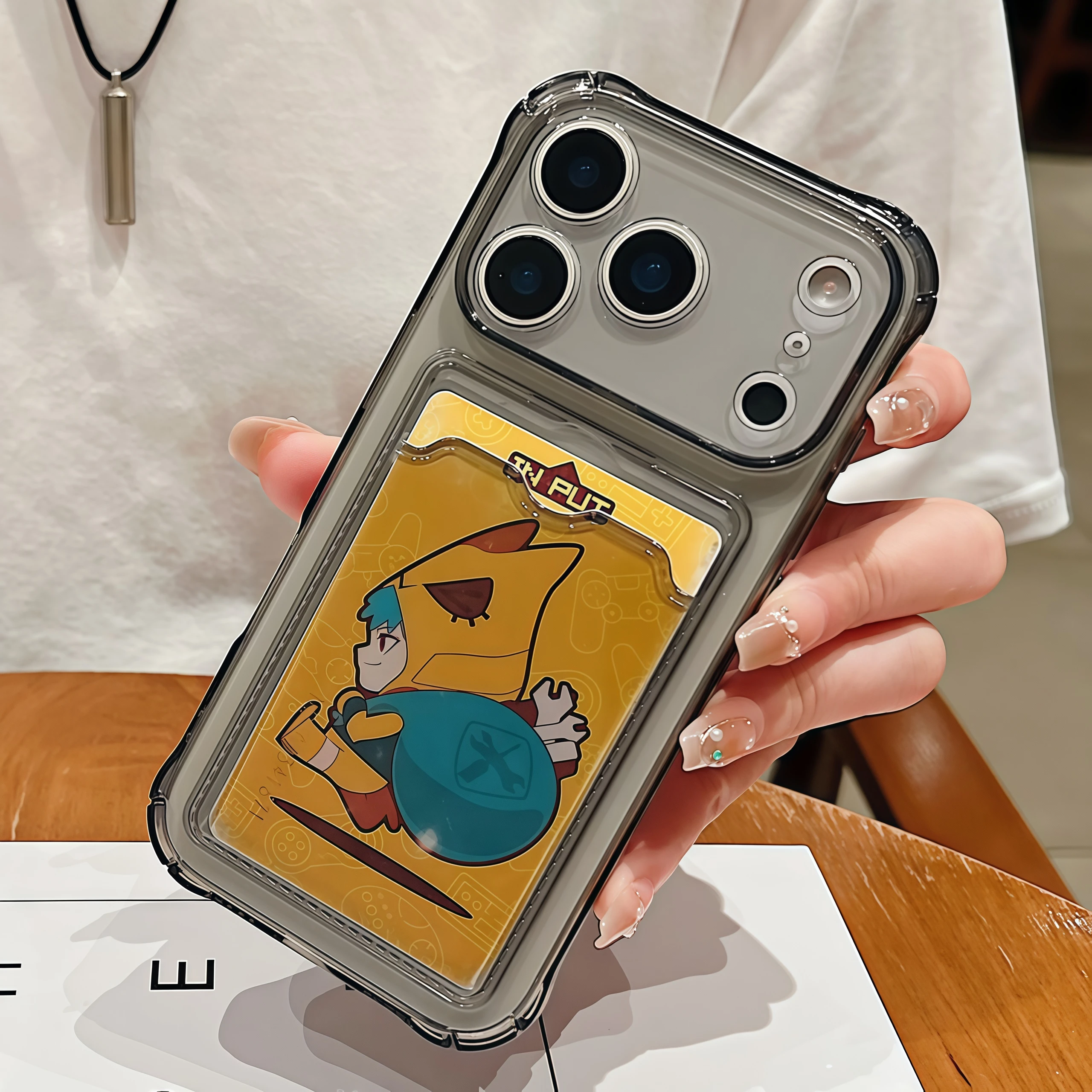 Versatile Clear Phone Case with Card Holder and Wallet功能