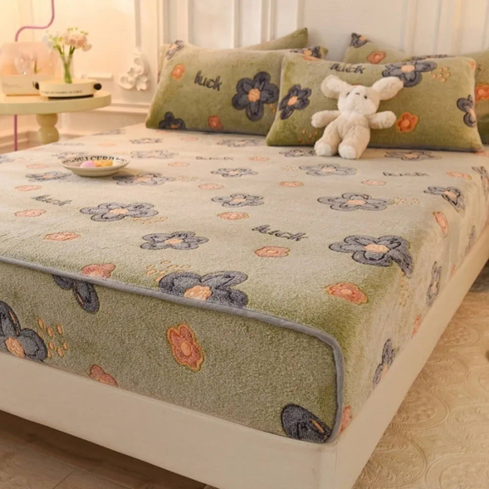 1 Pc Warm Coral Velvet Fitted Sheet Elastic Mattress Cover Fluffy Coral Fleece Bed Sheet Winter Warm and Cosy Plush Fitted Sheet 6