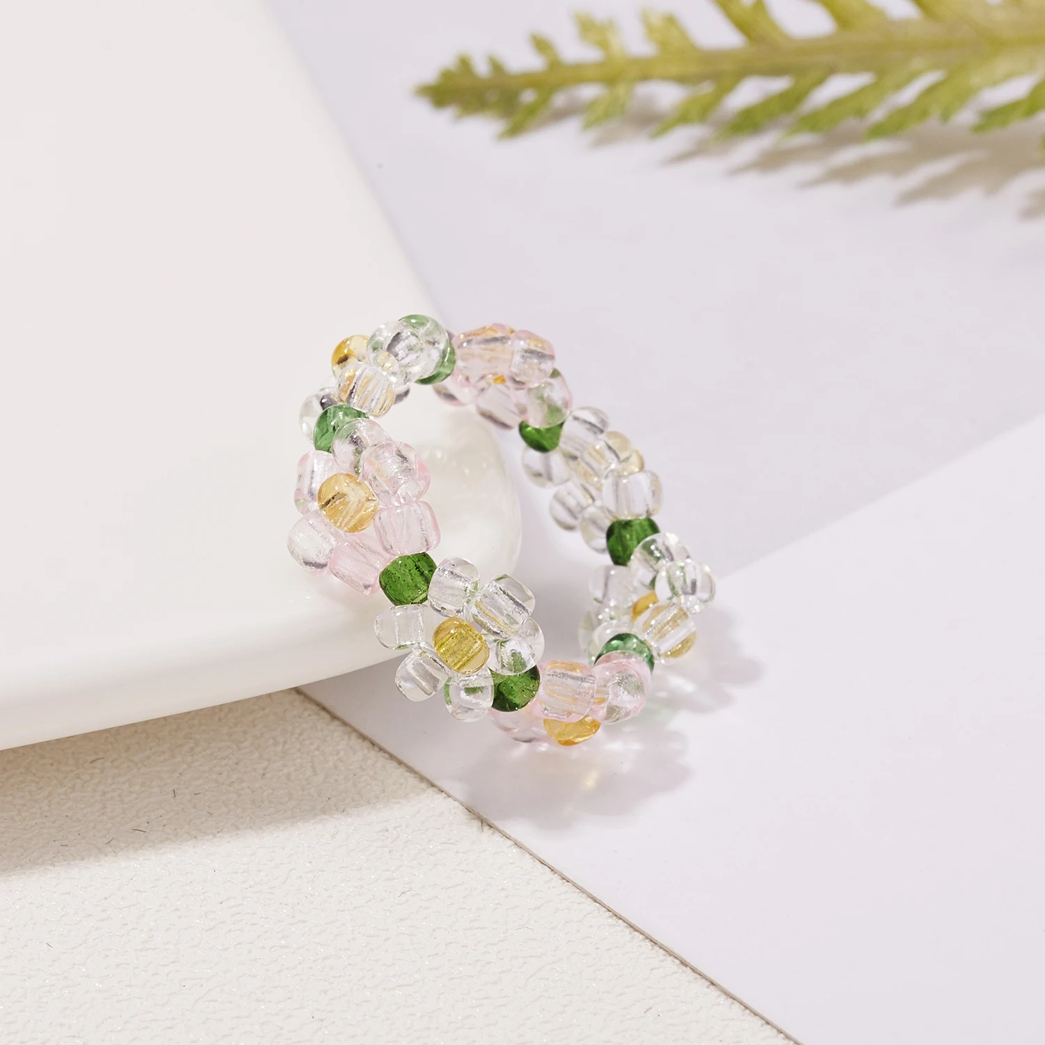 Niedliche Bunte Transparente Harz-Acryl-Blumenringe für Frauen Böhmischer Handgefertigter Elastischer Reisperlenring Ästhetischer Schmuck – Detail 19