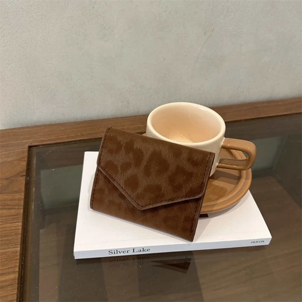 Modische Kartenhalter-Geldbörse mit Leopardenmuster für Damen, PU-Leder, schlankes Dreifach-Portemonnaie, Münzfach, Kreditkartenetui mit mehreren Fächern, Mini-Clutch-Tasche – Detail 3