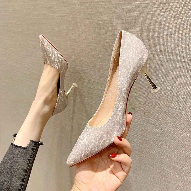 

2024 Spring Fashion Patent Leather Sexy Pointed Toe Thin Heel Women Wedding Shoes Lady Sexy Shallow Toe Single Shoes Party Shoes