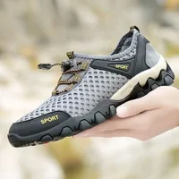 Men's Summer Casual Sports Shoes Comfortable Lightweight Wading Shoes Breathable Mesh Upper Diving Shoes Beach Climbing Shoes
