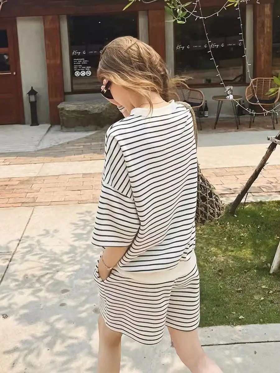 캐주얼 조깅 스포츠 정장 여성 투피스 세트 여름 패션 줄무늬 반팔 티셔츠 탑 와이드 레그 반바지 러닝 의류