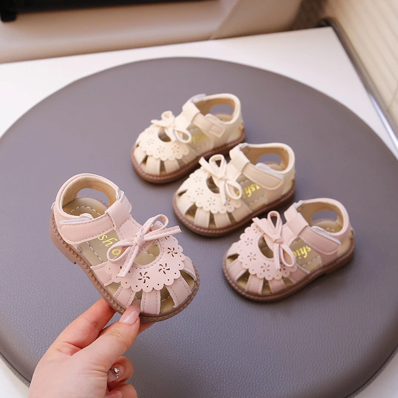 Toddler Walking Shoes Breathable Non-Slip Comfort Beach Shoes for Baby 2025 Summer New Girls Sandals Sweet Bows Soft Sole Cute
