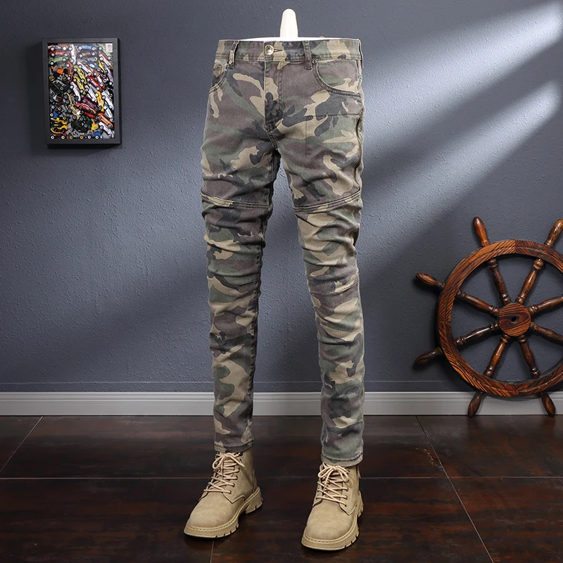 I came across these duck camo double knees and am having trouble finding  similar items online. Does anyone have any idea how old they may be? There  are no interior tags. :