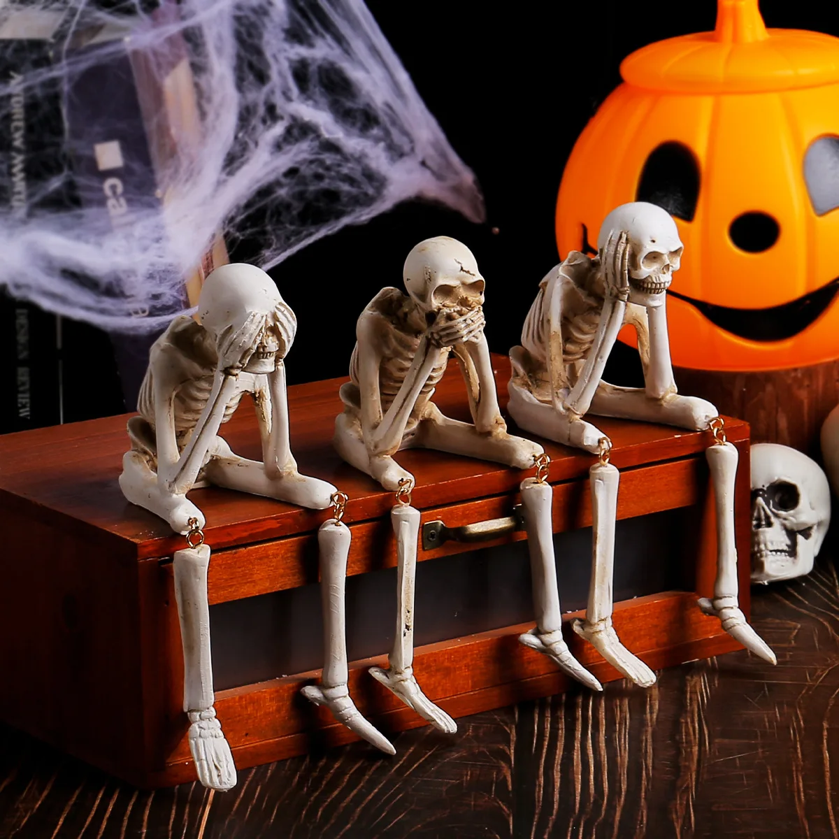 

Halloween Skeleton Resin Ornaments, Ghost Festival Atmosphere, No Listening, No Watching, No Speaking Skeleton Craft Decoration