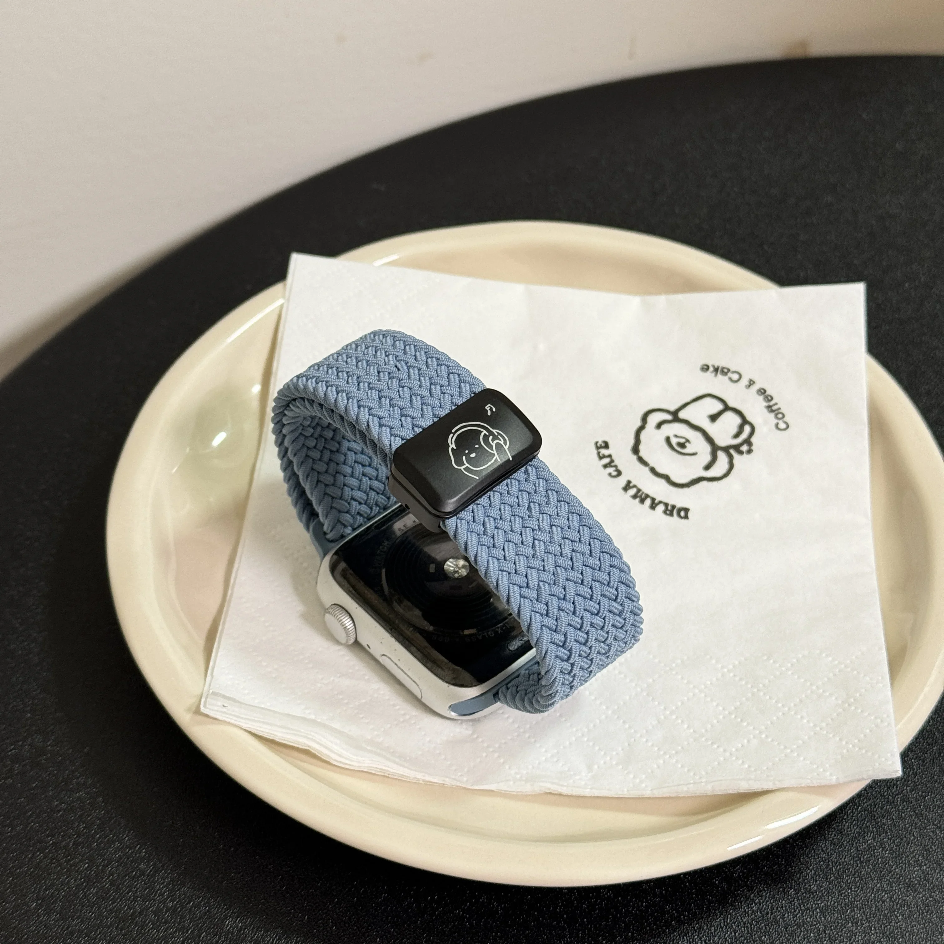 Suitable for Music dog Apple watch Ultra 49mm 9 8 7 45mm 41mm Strong magnetic buckle bracelet For Series 6 5 4 3SE 44mm 42mm 40m