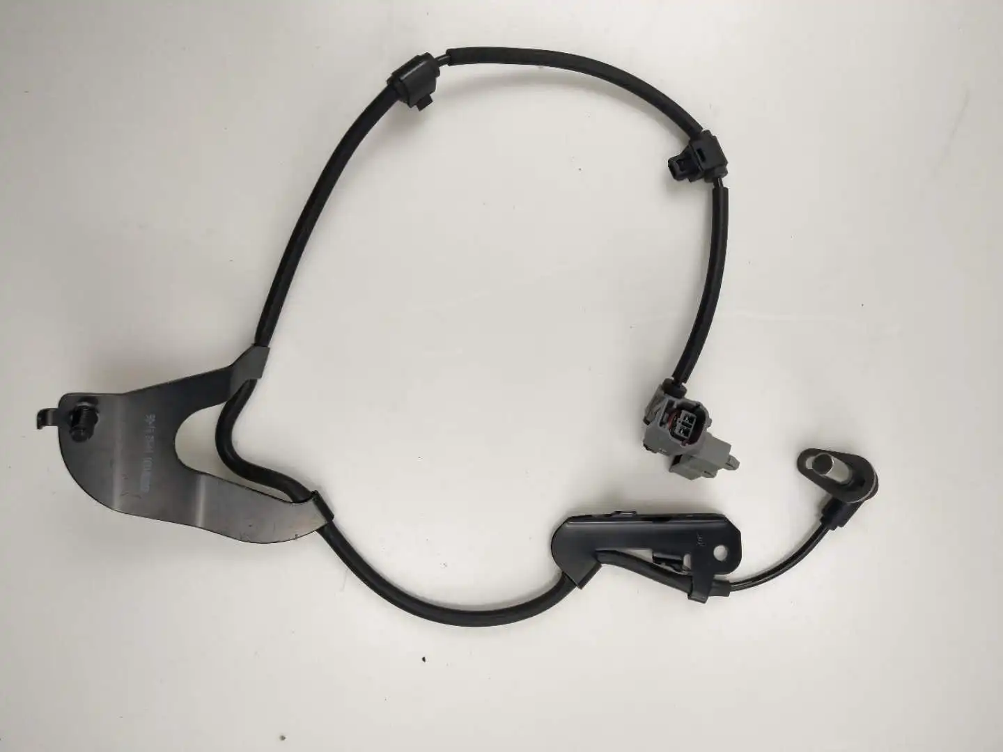 

QDPATRICK Genuine Front REAR Speed ABS Sensor For Isuzu DMAX D MAX MUX