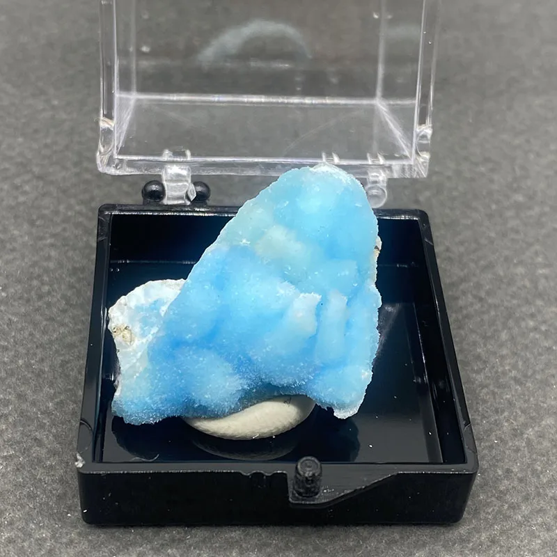 100%  Natural blue aragonite Mineral Specimens Stones and Crystals Healing Crystal +Box size ：35*35*35mm