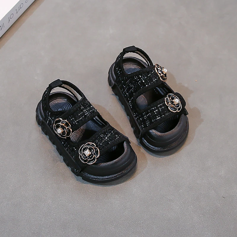 صنادل أطفال صيفية جديدة لعام 2025 صنادل أنيقة على...