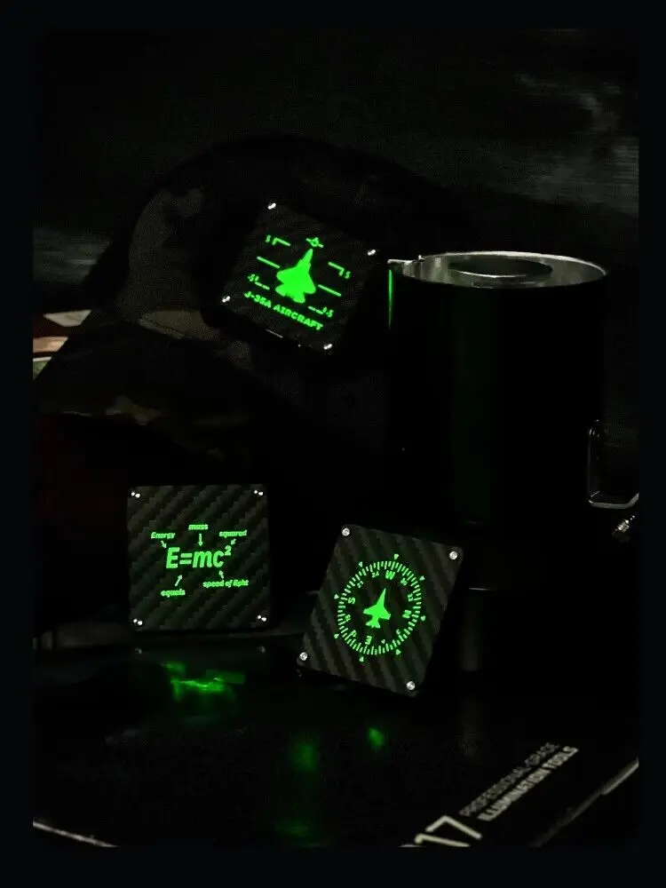 Lade Metall Carbon Faser Haken Schleife Aufkleber Magnetische Armband Schlüsselanhänger Platte Grünes Licht Weißes Licht – Detail 12