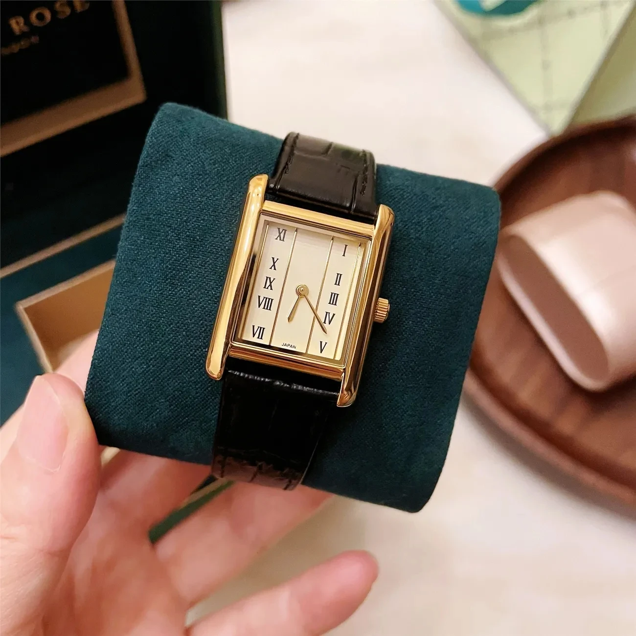 2025 New Women's Watch Quartz Watch Vintage Gold Plated Roman Number H dial Leather strap Women's bracelet clock gifts for Lover - 3