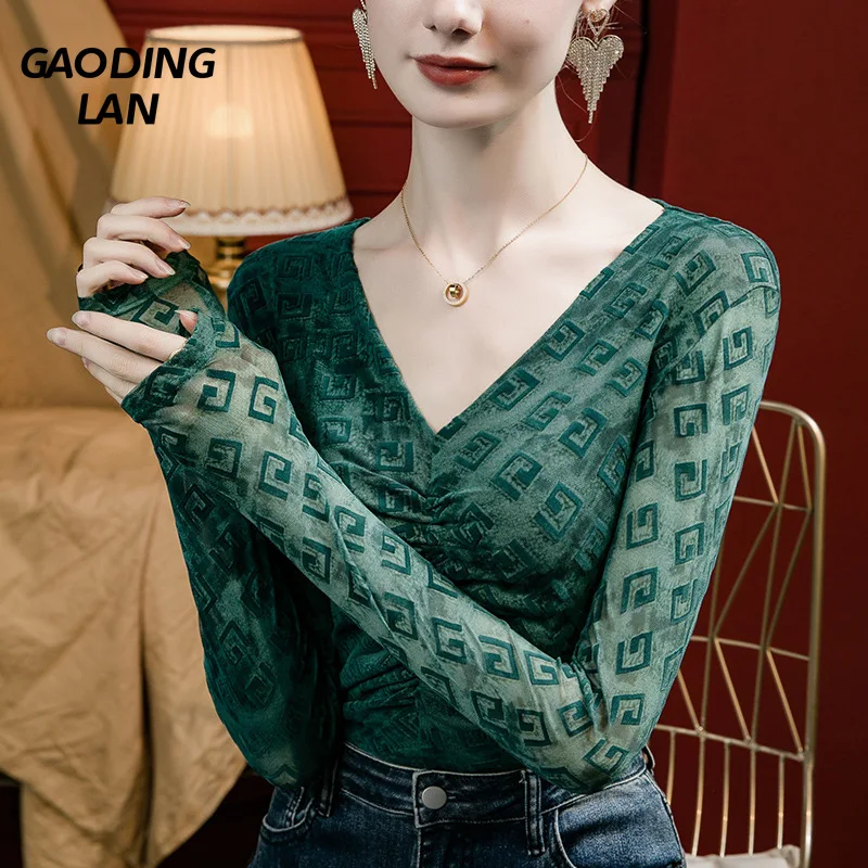 

Autumn Winter Flocked Plaid Jacquard Lace Women Bottom Shirt Long Sleeve Sexy V-neck Pleat Tops Letter Print High-end Tee Female