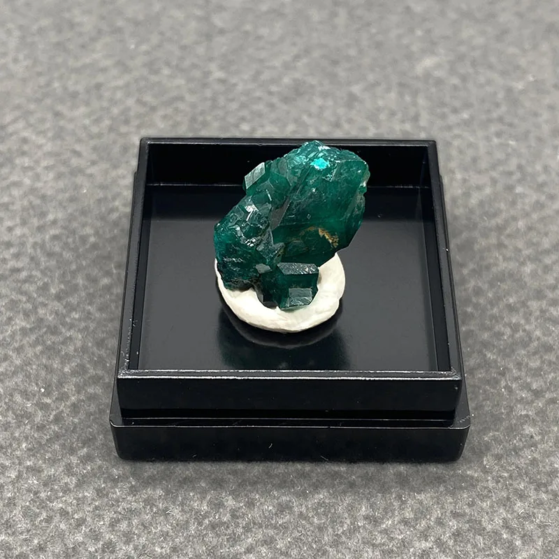 100% natural  Congo dioptase raw stone mineral specimen healing crystal gem collection +Box size：27*27*25 mm