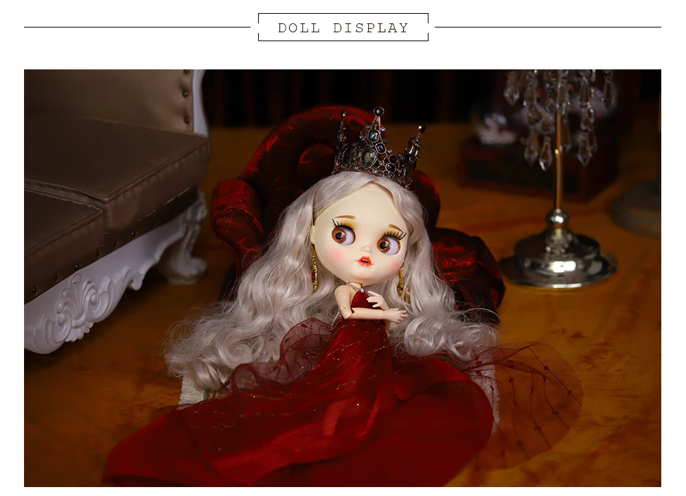Neo Blythe Doll Queen Red Gown with Crown & Earrings 1