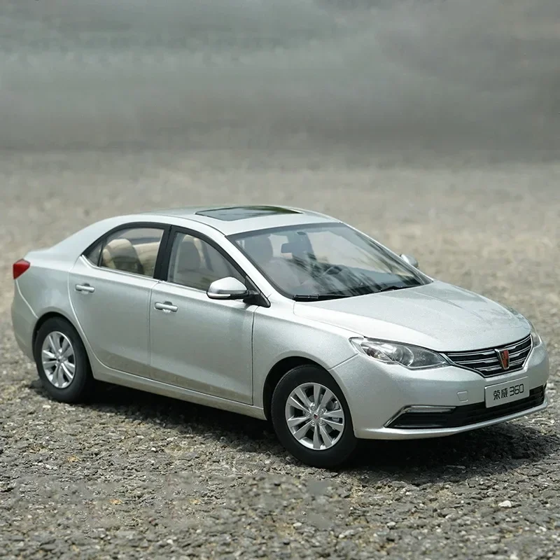

SAIC Roewe 360 Модель автомобиля из искусственного сплава, украшение рабочего стола, коллекция микромоделей, подарок для взрослых, красный серебристый, 1: 16