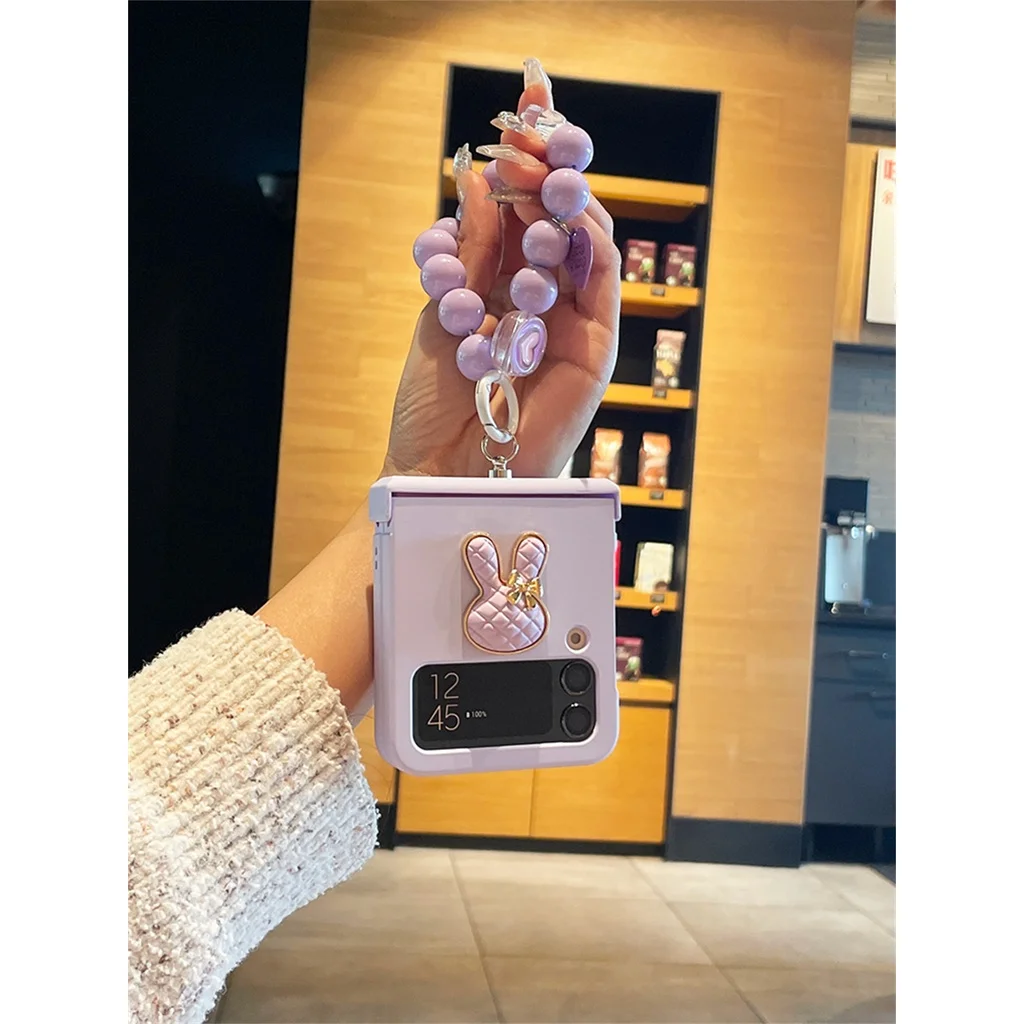 

Cute Korean Purple Beads Bracelet Rhombus Bunny Rabbit Simple Case For Galaxy Z Flip 4 3 5G Flip4 Flip3 Zflip3 Zflip4 Cover