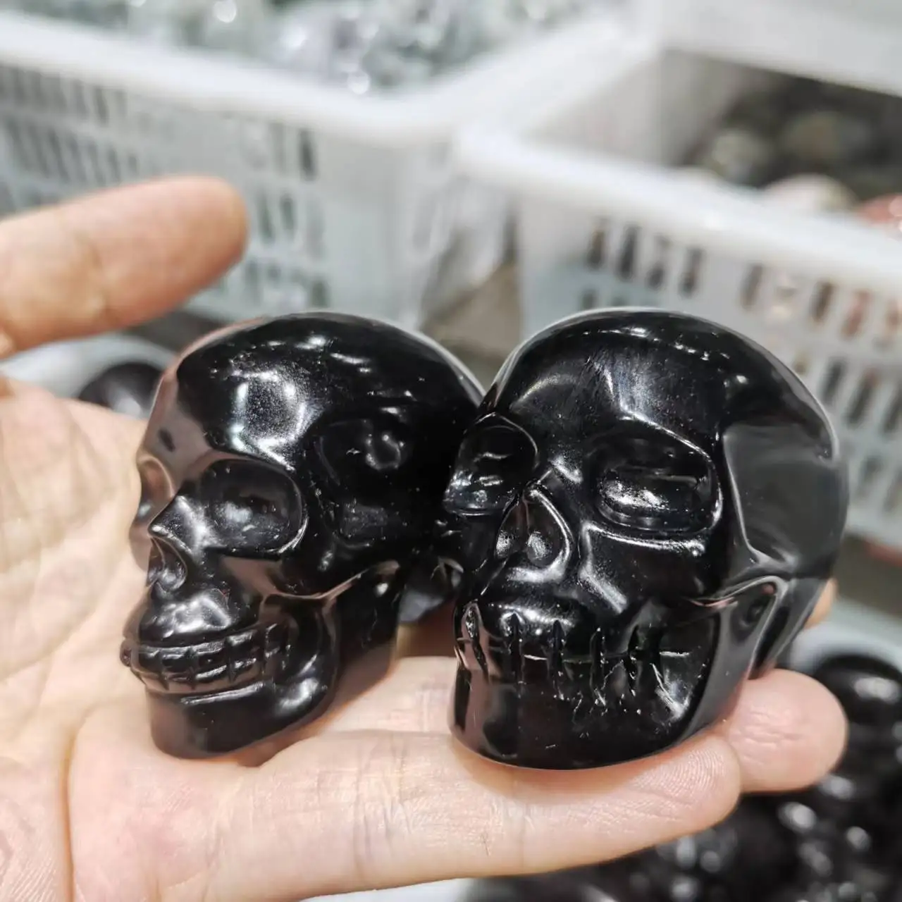 https://ae01.alicdn.com/kf/Scac92ebc913242308e617dfab1362c90e/Skull-Deco-Natural-Black-Obsidian-Skull-Gemstone-crystal-Skull-Sculpture-Halloween-Party-Home-Decoration.jpg