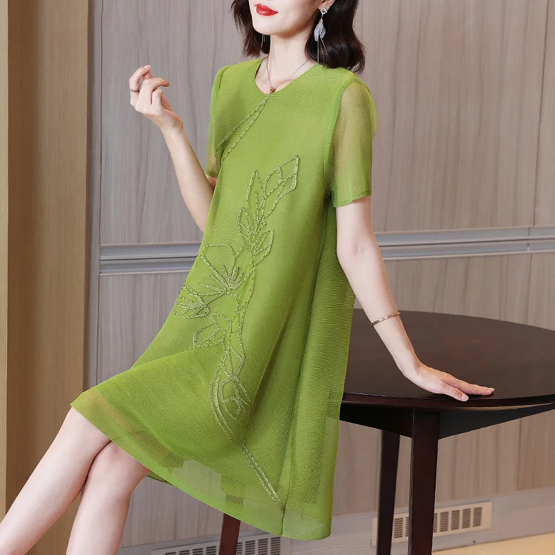 

High End Wrinkled Mother Summer Dress 2022 New Women's Foreign Style Age Reduction Loose Women's Dress