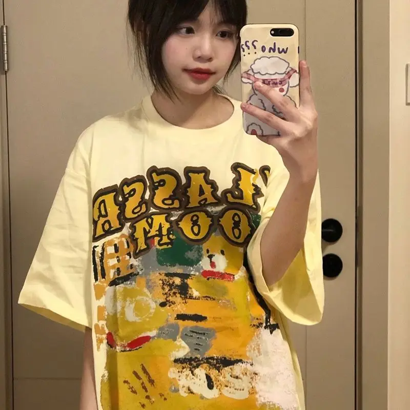 

Футболка женская оверсайз в стиле ретро, уличная одежда с мультяшным медведем и граффити, хлопковая парная рубашка в стиле Харадзюку с коротким рукавом, 2023