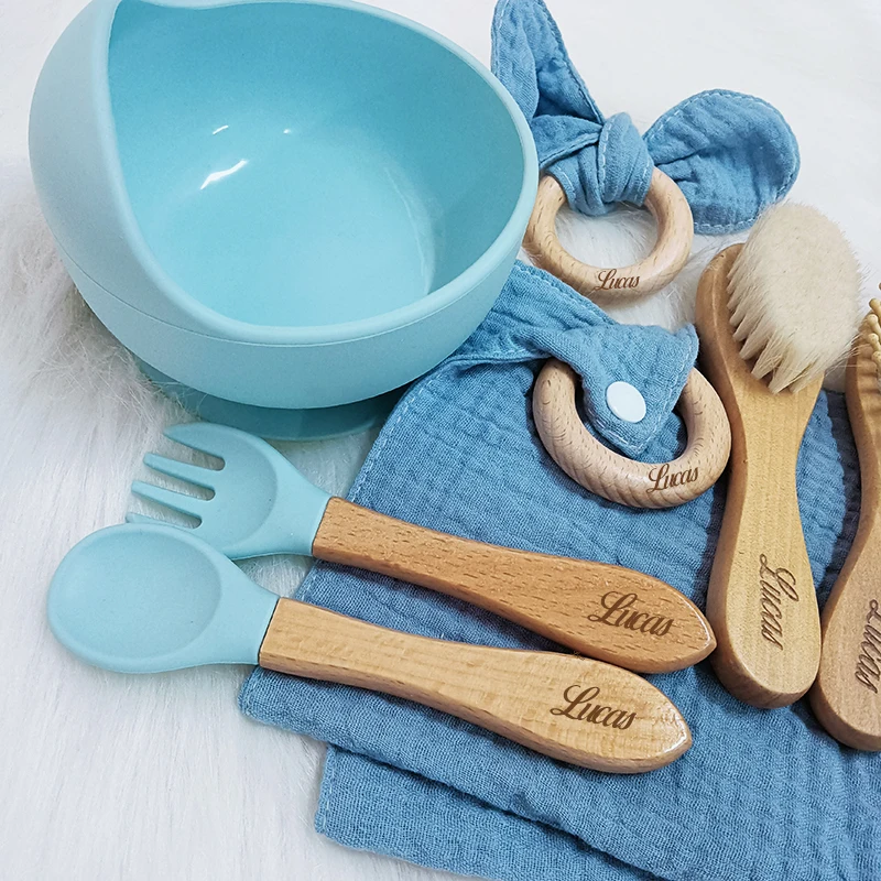 https://ae01.alicdn.com/kf/Scacdac569bd144d0bf3a643d9f0b1c43f/7PCS-Set-Personalized-Name-Baby-Silicone-Sucker-Bowl-Spoon-Fork-Sets-Boy-Girl-Food-SalivaTowel-Set.jpg