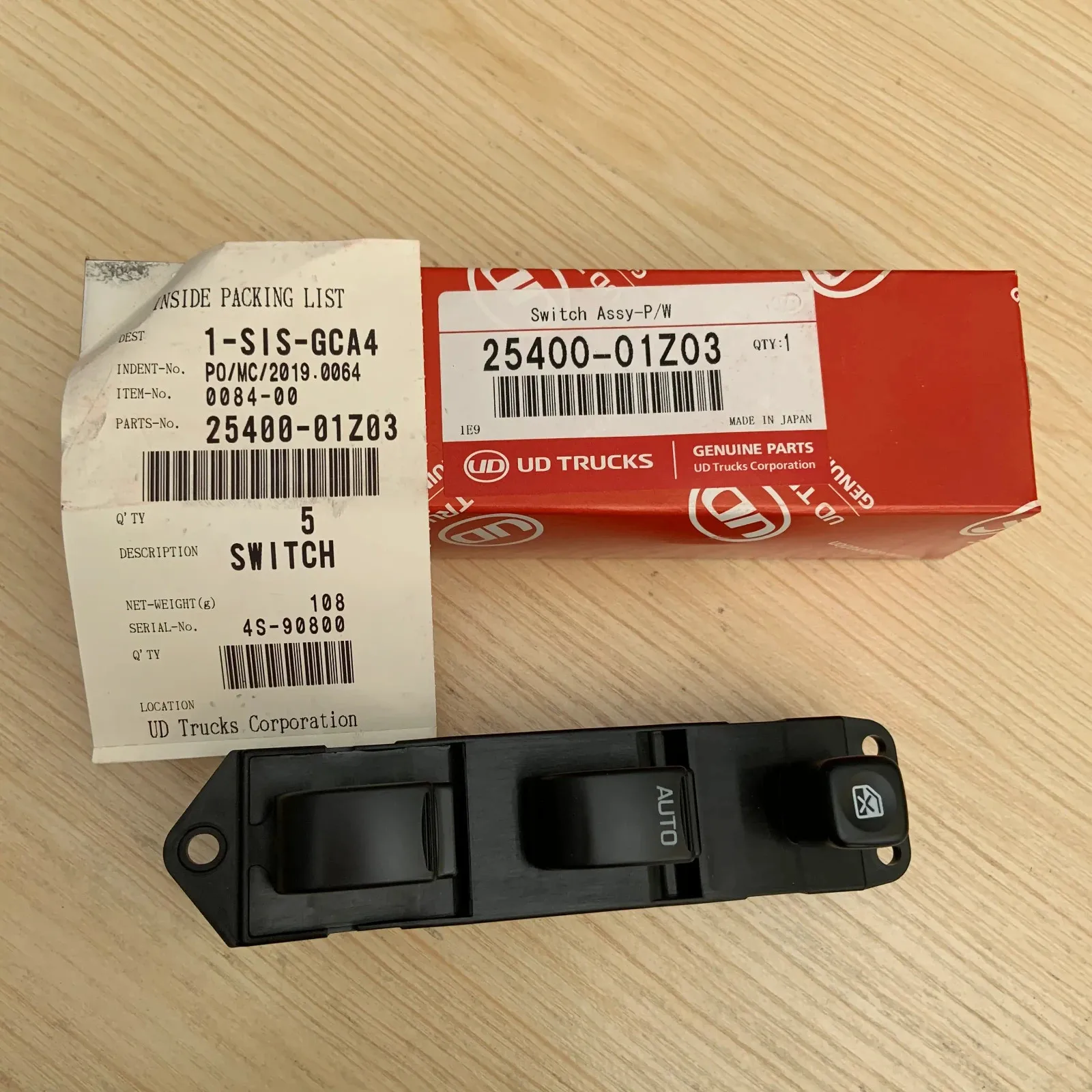 닛산 디젤 UD CD4 쿼온 GE13 트럭 도어 유리 리프터 스위치 25400-01Z03
