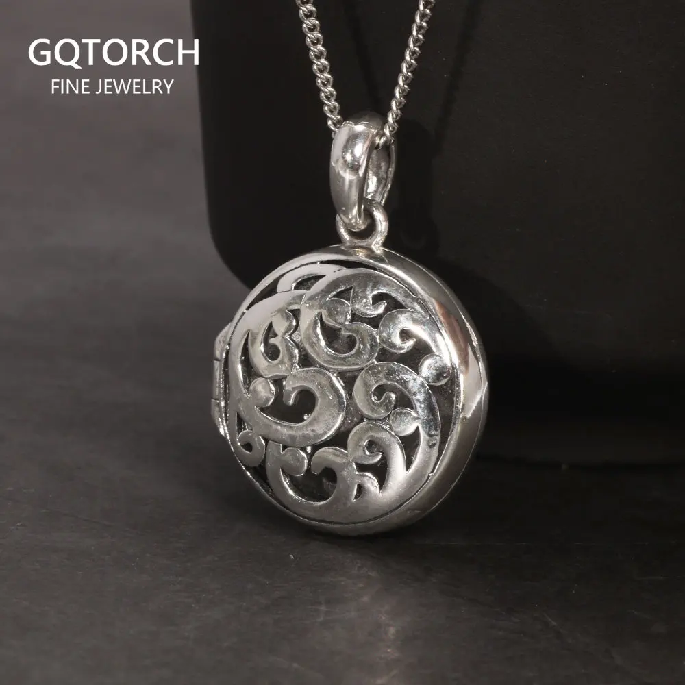 

Подвеска-рассеиватель серебряного цвета в стиле ретро