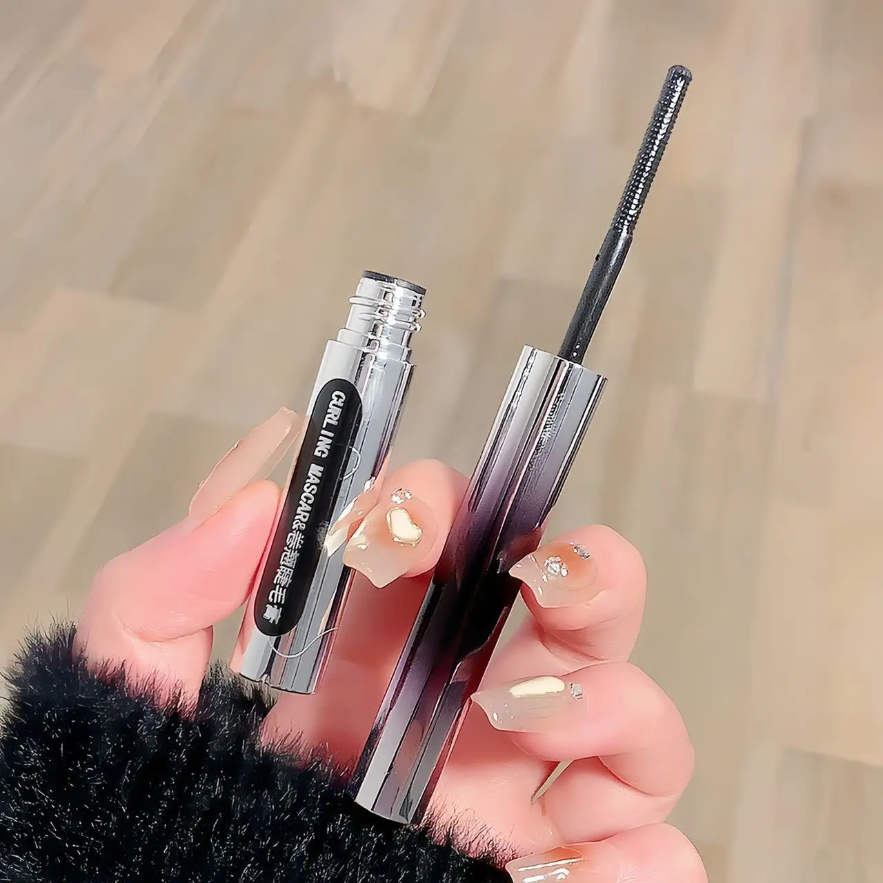 Black Metal Bar Mascara 5