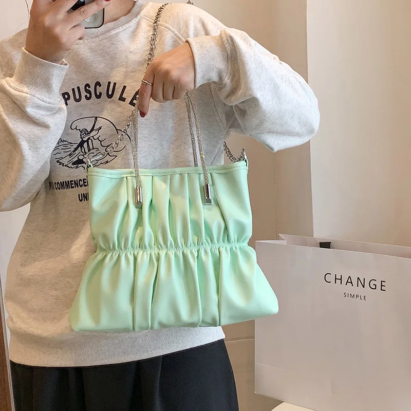 

Gentle and minimalist Korean version pleated handbag 2023 summer new westernized one shoulder crossbody bag is popular this year