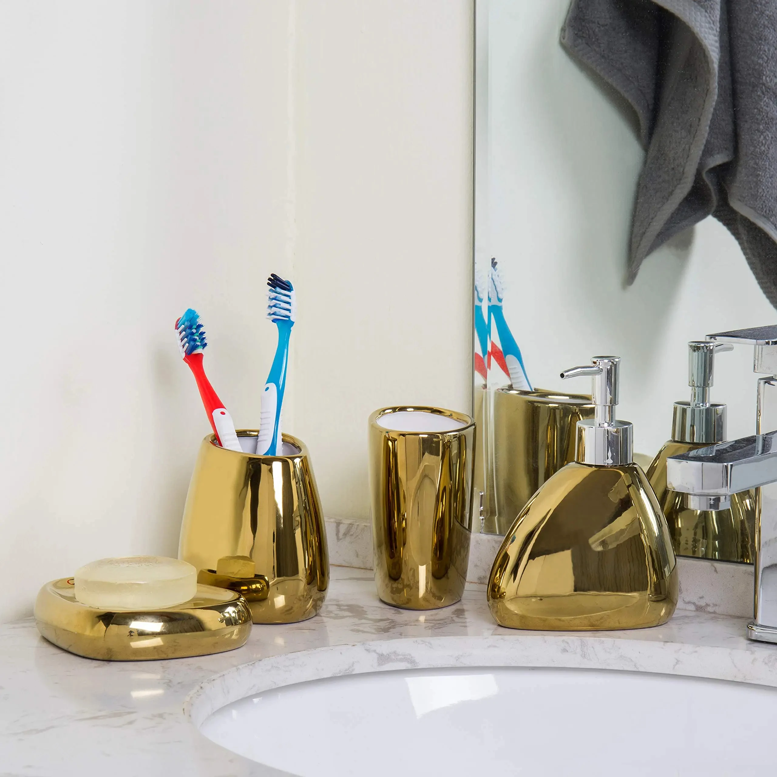 Gold Bathroom Accessory 4 Piece Set with Soap Dispenser Mouthwash Cup Toothbrush Holder And Bathroom Gift soap dispenser,bathroom accessories set