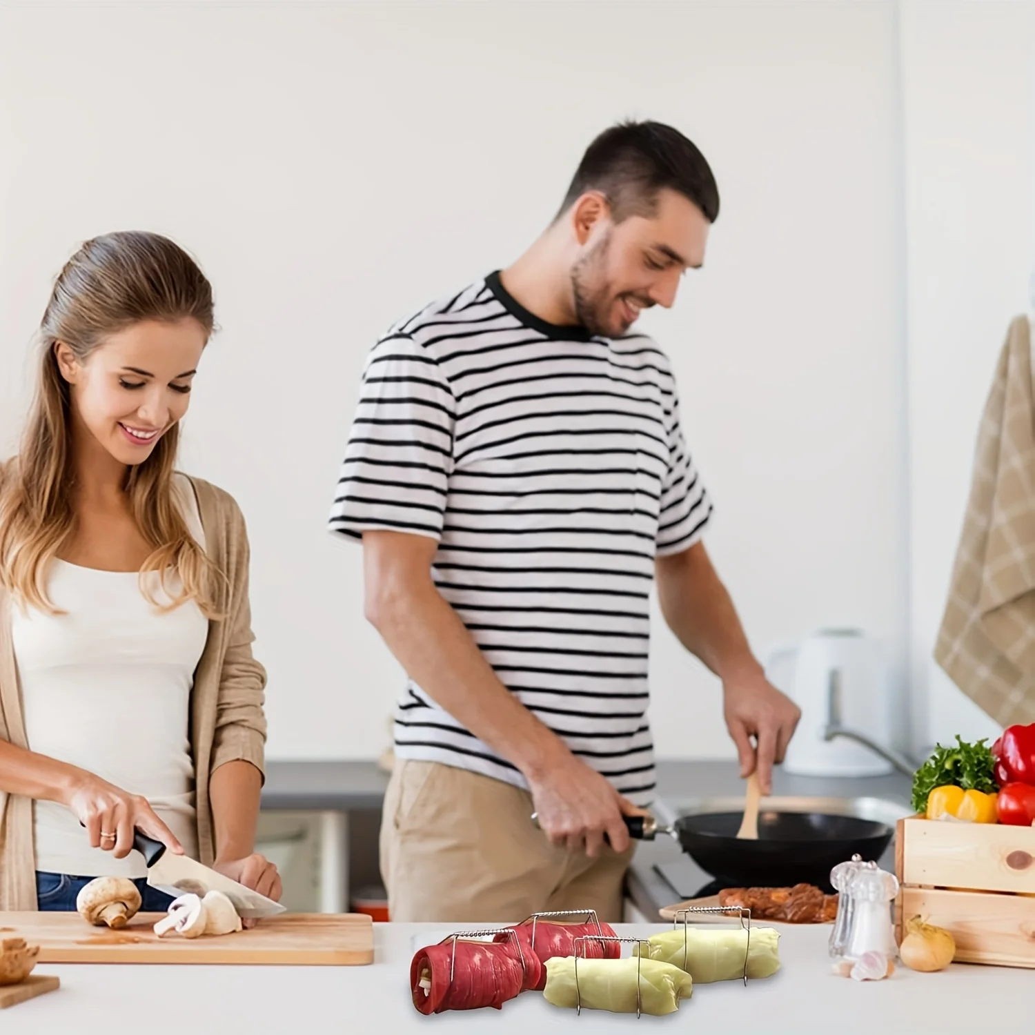 Stainless Steel Cabbage/Leafy Vegetable Clamp - Reusable Multi-Grip Cooking with Serrated-Like Edges for Frying,Steaming, Baking