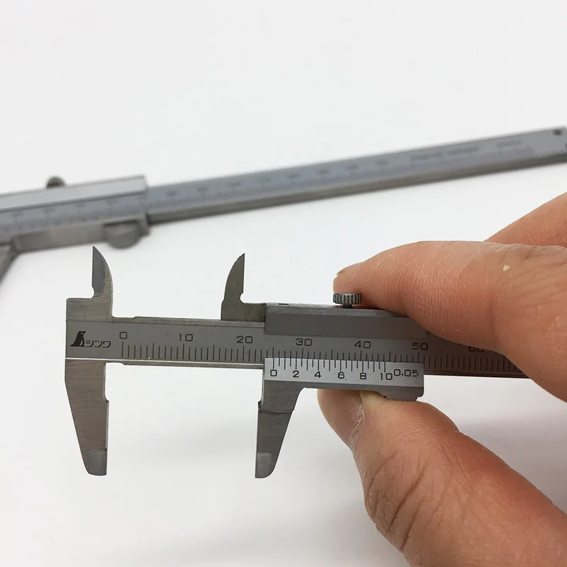 Description Picture 3 of itemShinwa Japan stainless steel vernier caliper 70mm high precision mini portable oil standard caliper 0-100150-200mm