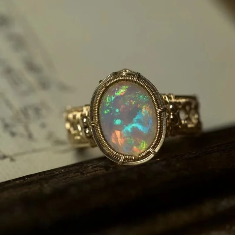 Sweet Vintage Colored Opal Ring Hollow Out Dazzling Gentle Style Rings for Women Exquisite Banquet Baroque Light Luxury Jewelry